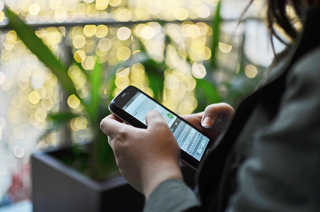斗球APP，揭秘其合法性与用户安全